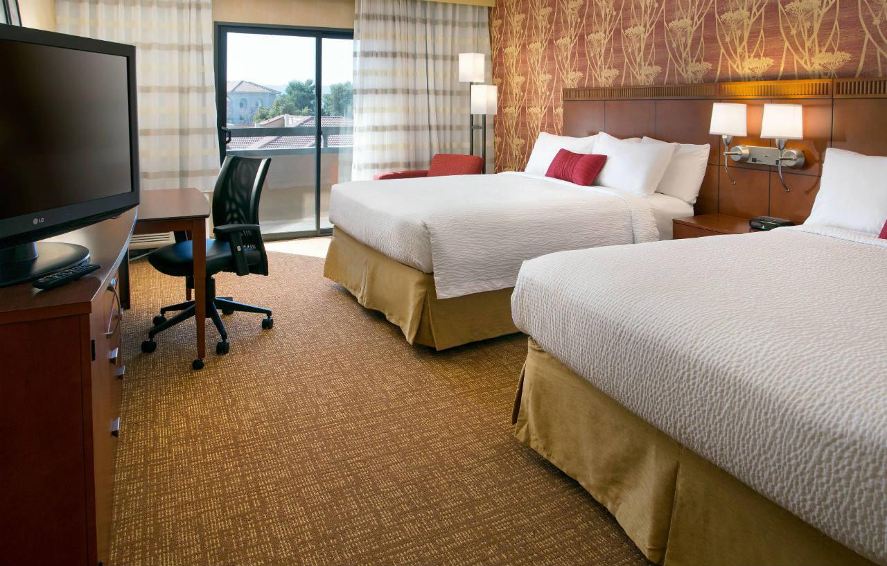 Courtyard By Marriott Phoenix Airport Екстер'єр фото