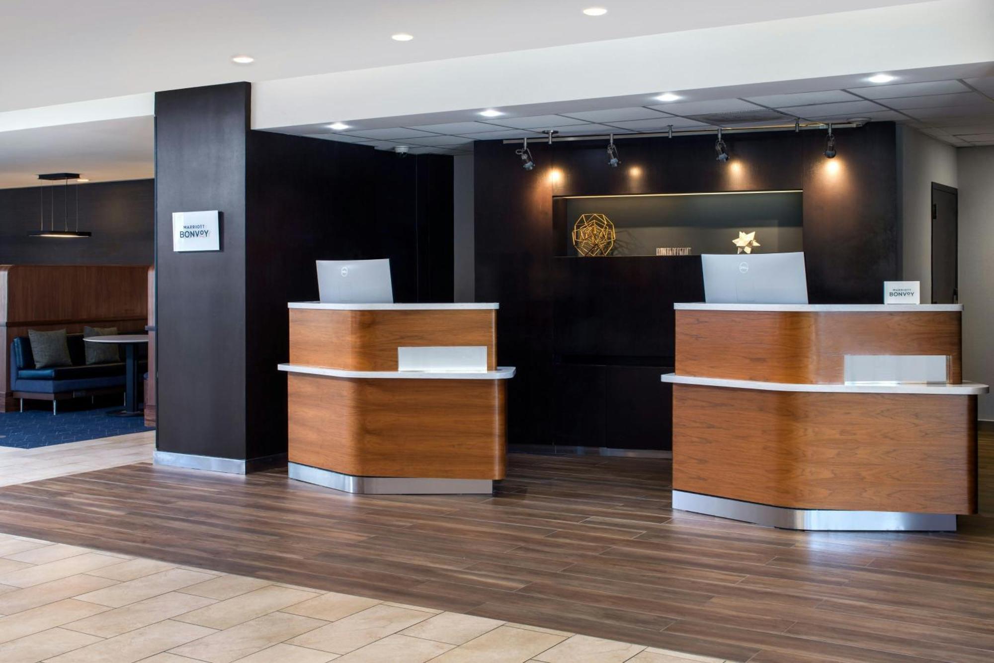 Courtyard By Marriott Phoenix Airport Екстер'єр фото